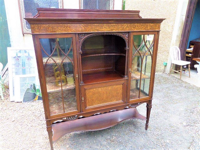 Display Cabinet/20100111006