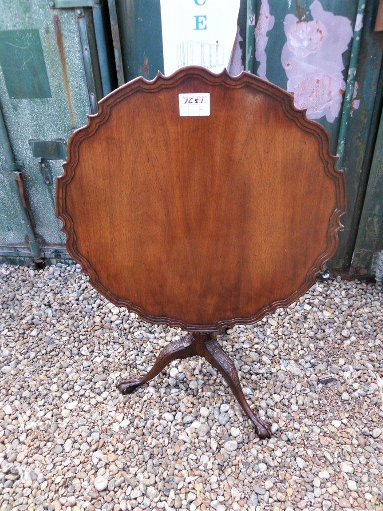 Tilt Top Table/21030106049