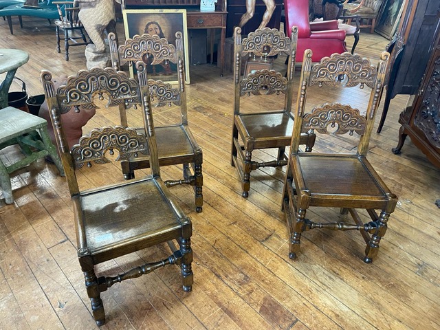 Set of 4 Chairs/24070301057