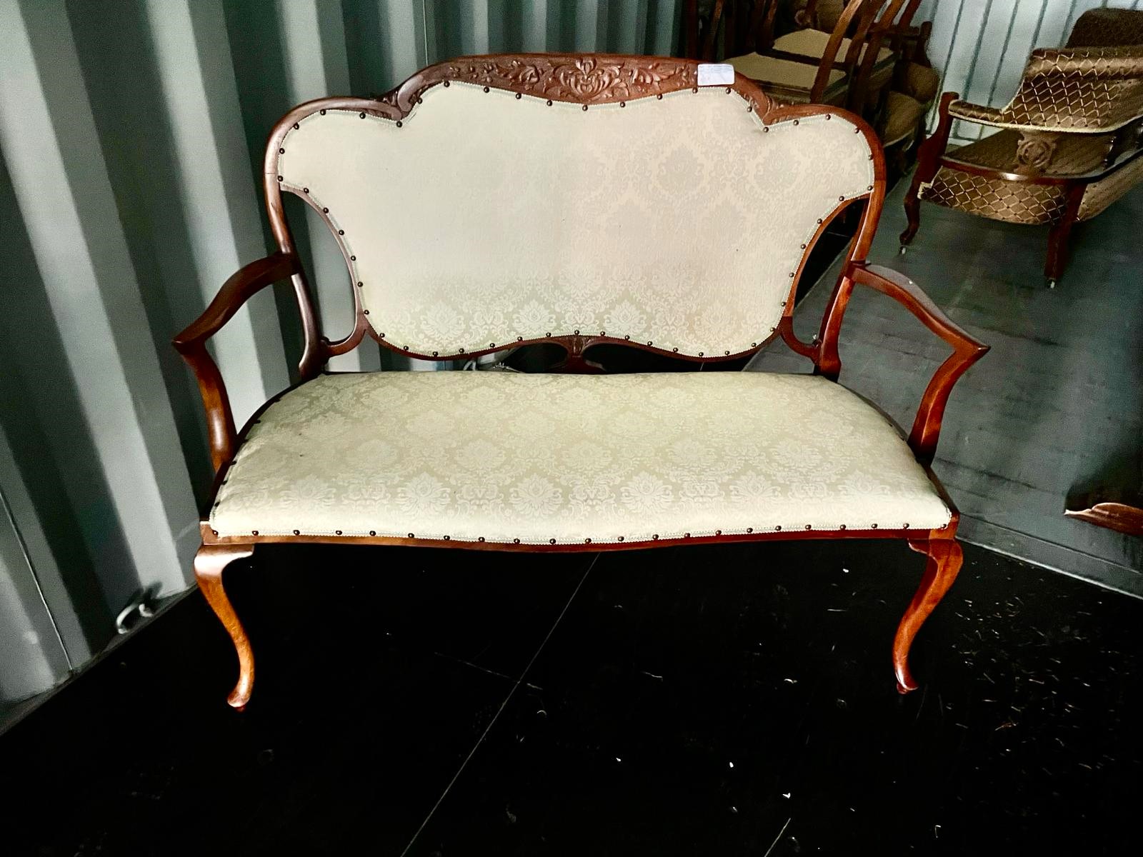 Salon Settee/24070307098