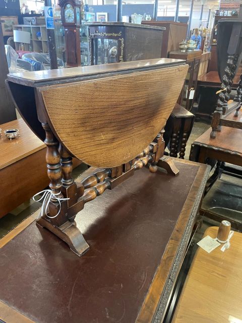 Drop Leaf Table/25100306049