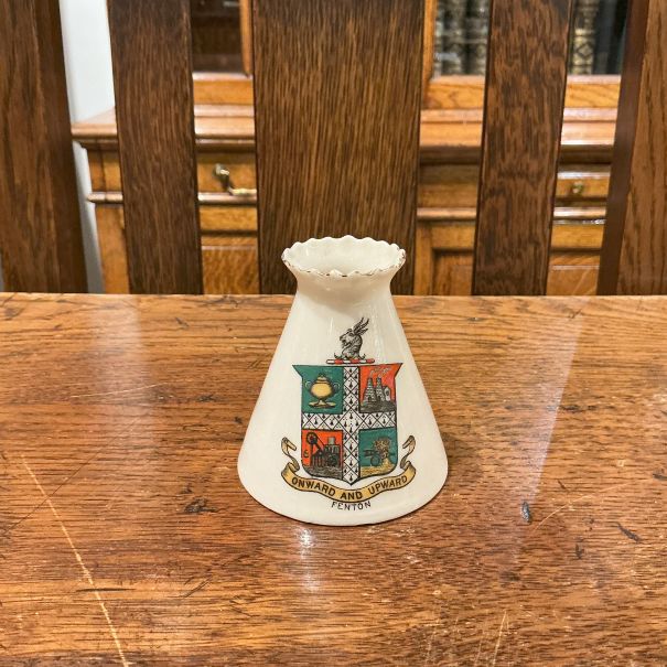 Crested China/26046410035-1