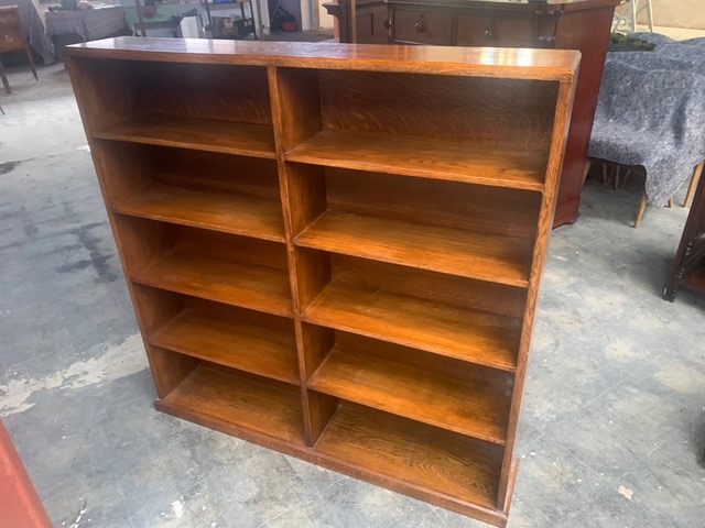 Open Bookshelf/26030104009