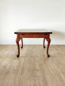 英国から届いた猫脚の伸長式ダイニングテーブル