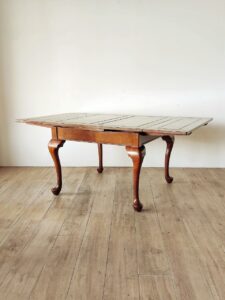 イギリスから到着したマホガニーの拡張式ドローリーフテーブル