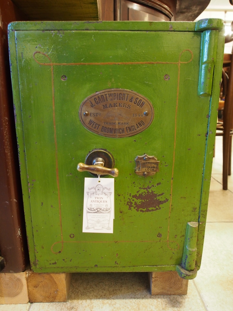 金庫 アンティーク金庫 ヴィンテージ金庫 ディスプレイ アンティーク家具 イギリスアンティーク