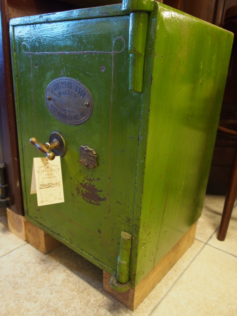 金庫 アンティーク金庫 ヴィンテージ金庫 ディスプレイ アンティーク家具 イギリスアンティーク