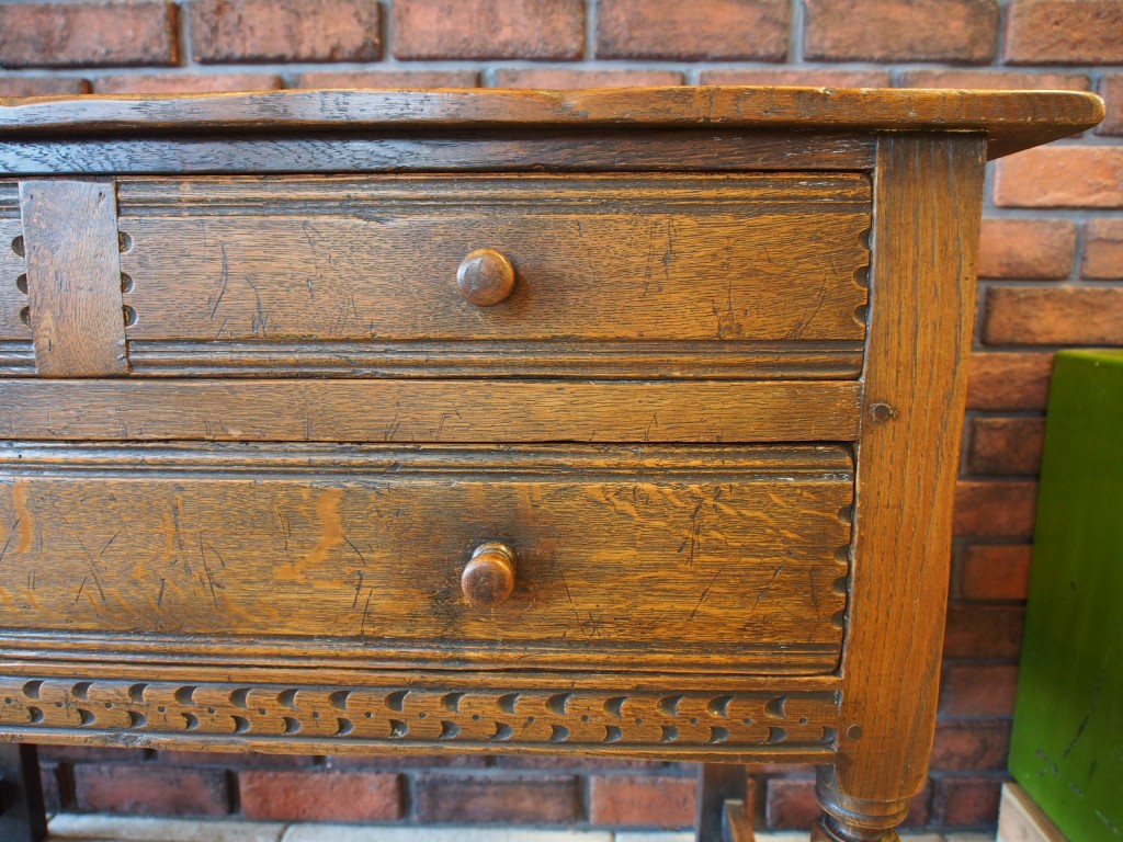 アンティーク家具　アンティーク　チェスト　ローボーイ　収納　引き出し　小物入れ　サイドデスク　ツインアンティークス