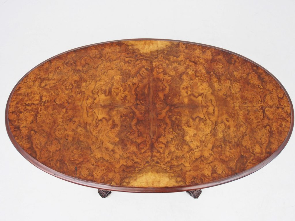 アンティーク家具　ウォルナット　テーブル　ティーテーブル　ウィンドウテーブル　サイドテーブル　ミニテーブル　花台　パデスタル　バーウォルナット　イギリスアンティーク