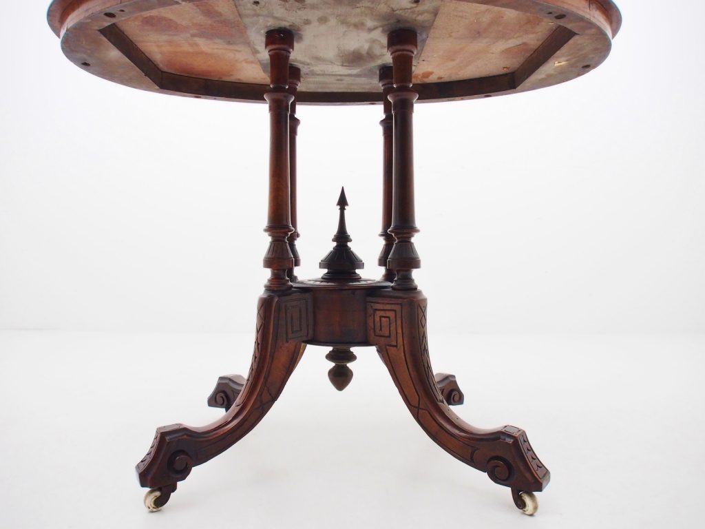 アンティーク家具　ウォルナット　テーブル　ティーテーブル　ウィンドウテーブル　サイドテーブル　ミニテーブル　花台　パデスタル　バーウォルナット　イギリスアンティーク