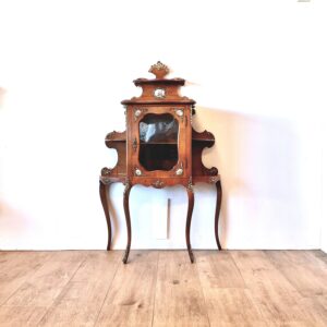 アンティークキャビネット