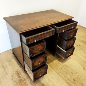 アンティークデスクの引き出し