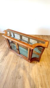 ガラスのショーケース