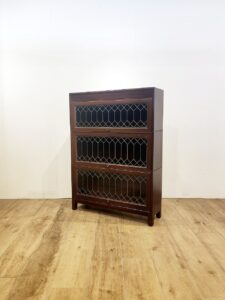 イギリスアンティーク家具、ステンドグラスが素敵なブックケース