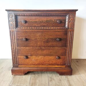 イギリスのヴィンテージチェスト