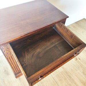 オーク引き出しの庫内