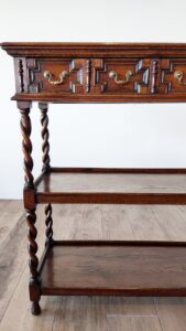 彫刻がかっこいいオークのアンティークテーブルワゴン