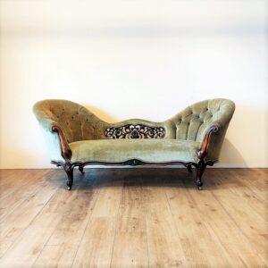 イギリスの生地で張り替えたアンティークソファ