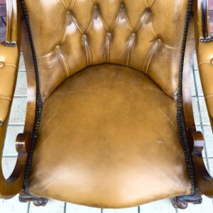 レザーの風合いがかっこいいヴィンテージチェア