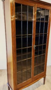 イギリスから届いたマホガニーアンティークの本棚