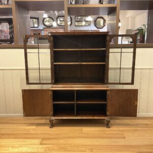 英国から届いた猫脚の可愛いブックケース