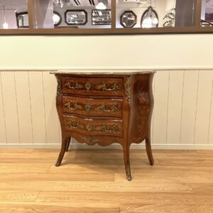 大理石のフレンチコモド