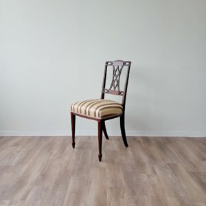 英国から到着したアンティークのサロンチェア