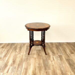 英国から到着したアンティークのコンソールテーブル