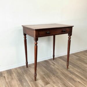 アンティークのホールテーブル