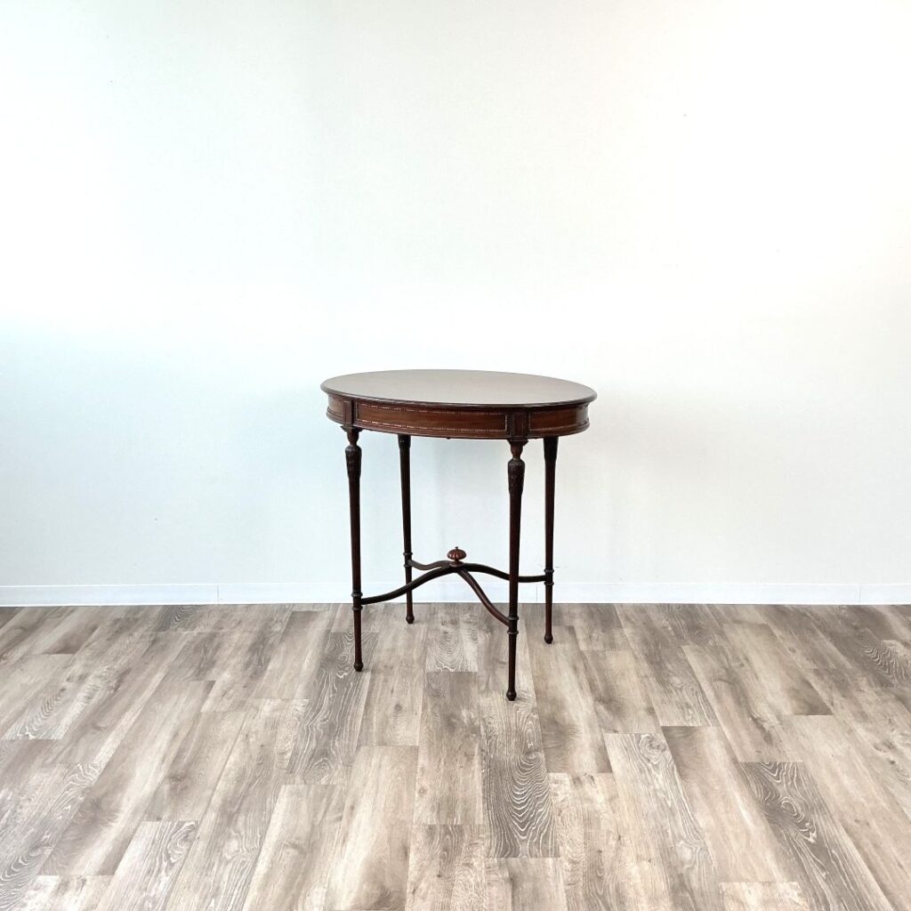 英国から到着したマホガニーのオケ―ジョナルテーブル