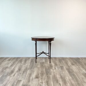 イギリスから到着したアンティークのスモールテーブル