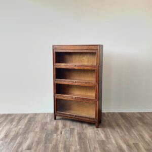 アンティークのブックケース