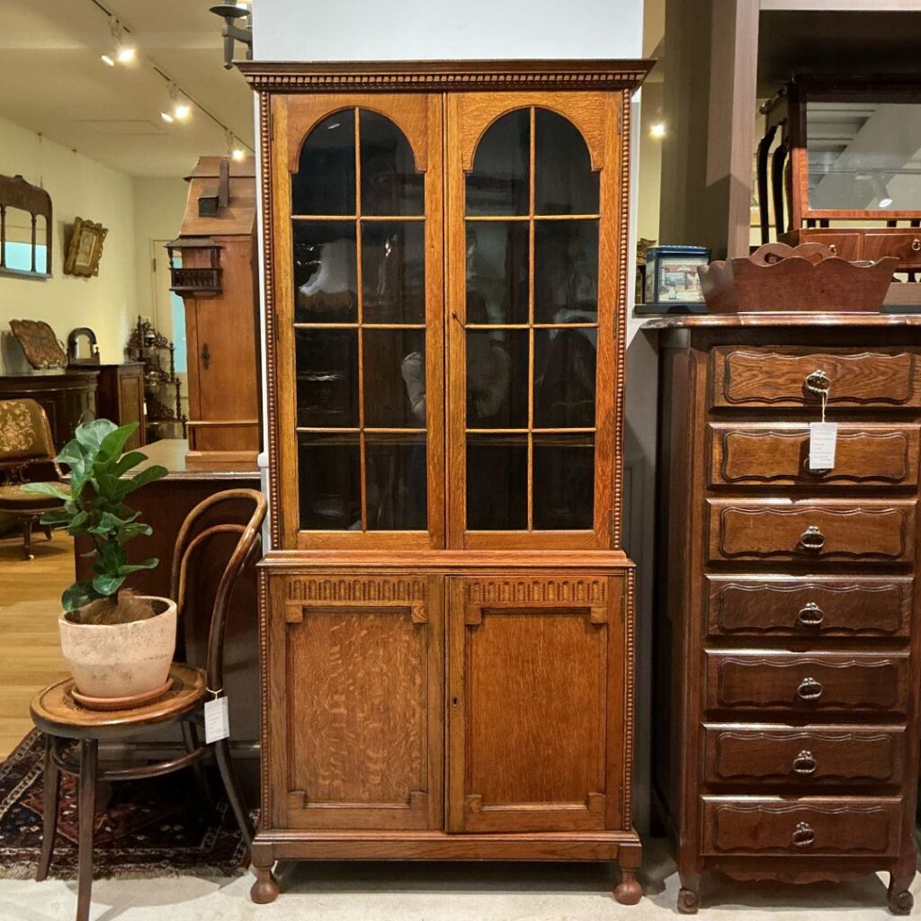 イギリスから届いたオークのブックケース