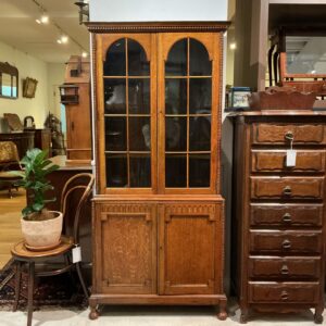 イギリスから届いたオークのブックケース