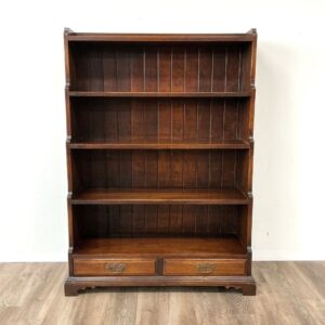 イギリスからオークのブックシェルフ