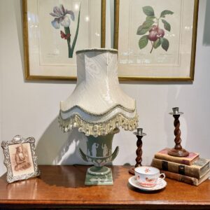 イギリスから到着したウェッジウッドのテーブルランプ