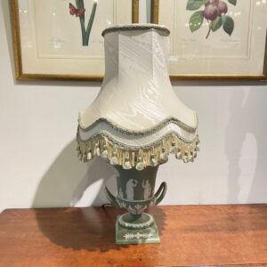 ウェッジウッドジャスパーのテーブルランプ