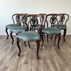 アンティークのビクトリアンチェア