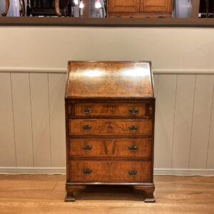 イギリスから届いたアンティークのビューロー