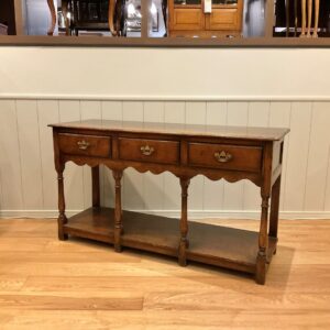 英国から到着したオークのサーバー