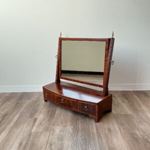 イギリスから到着したアンティークの卓上ミラー