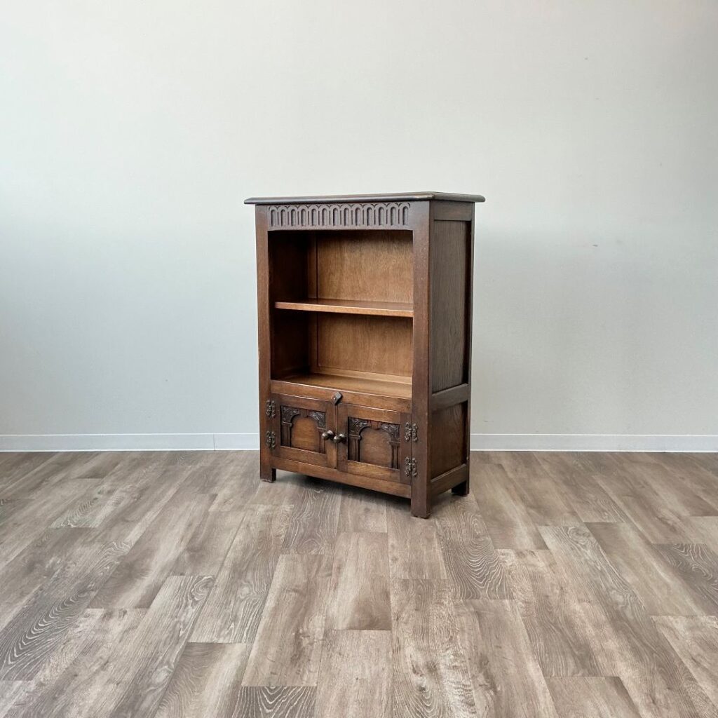 英国から届いたオークの本棚